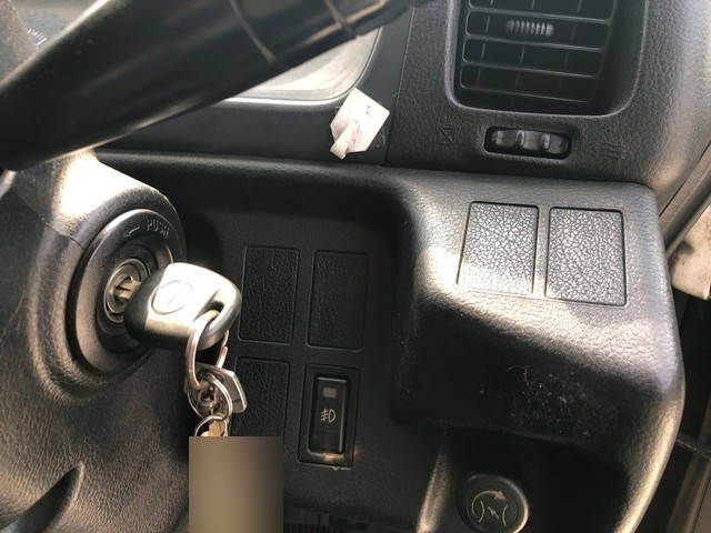 日野レンジャー冷凍車（冷蔵車）中型（4t）[写真17]