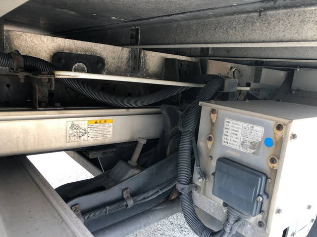 日野レンジャー冷凍車（冷蔵車）中型（4t）[写真32]