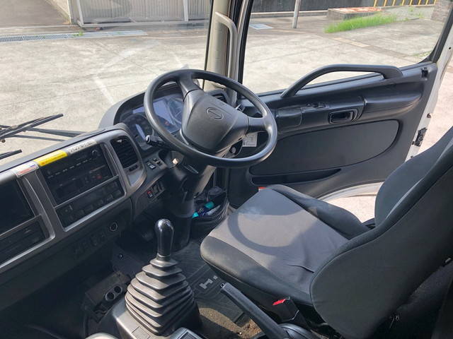 日野レンジャー冷凍車（冷蔵車）中型（4t）[写真05]