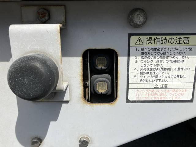 三菱ふそうキャンターパネルウイング小型（2t・3t）[写真13]