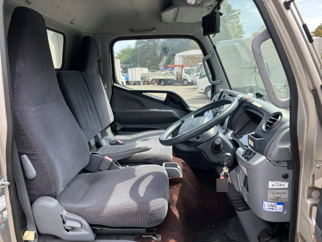 三菱ふそうキャンターパネルウイング小型（2t・3t）[写真33]