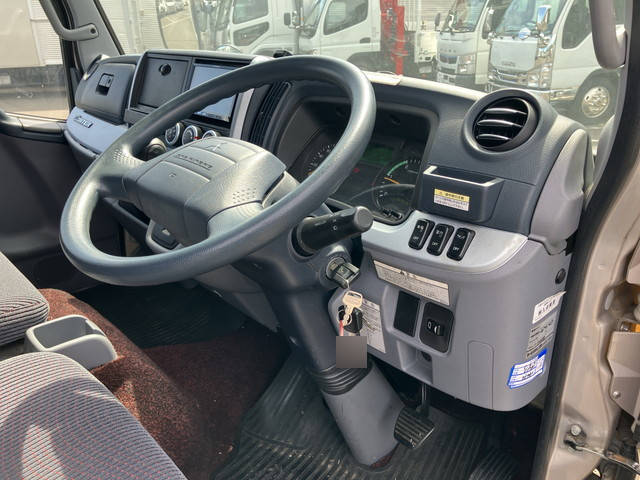 三菱ふそうキャンターパネルウイング小型（2t・3t）[写真34]