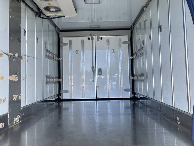 いすゞエルフ冷凍車（冷蔵車）小型（2t・3t）[写真12]