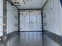 いすゞエルフ冷凍車（冷蔵車）小型（2t・3t）[写真13]