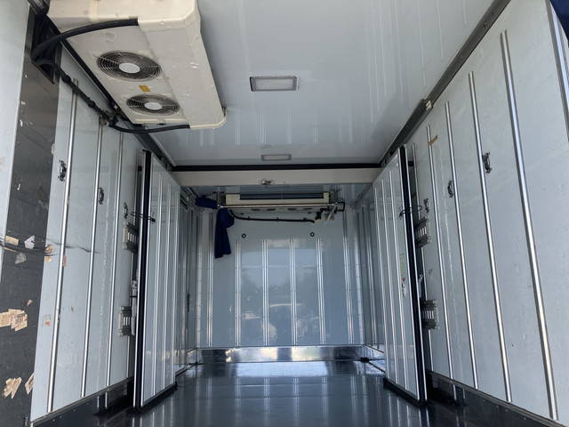 いすゞエルフ冷凍車（冷蔵車）小型（2t・3t）[写真13]