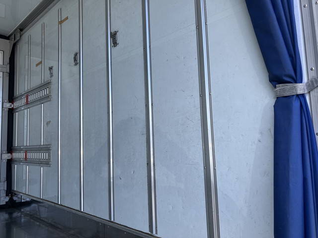 いすゞエルフ冷凍車（冷蔵車）小型（2t・3t）[写真15]