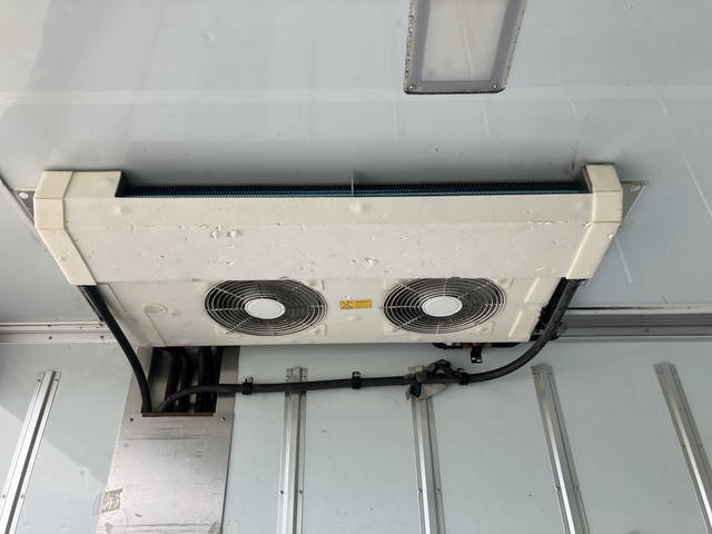 いすゞエルフ冷凍車（冷蔵車）小型（2t・3t）[写真17]