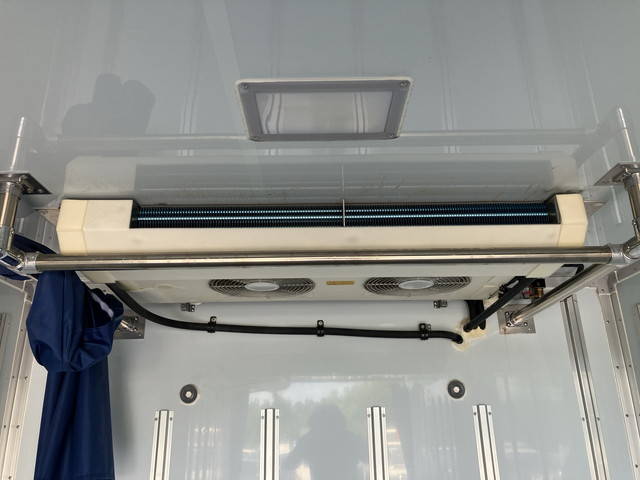 いすゞエルフ冷凍車（冷蔵車）小型（2t・3t）[写真18]