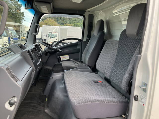 いすゞエルフ冷凍車（冷蔵車）小型（2t・3t）[写真31]