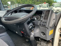 いすゞエルフ冷凍車（冷蔵車）小型（2t・3t）[写真34]