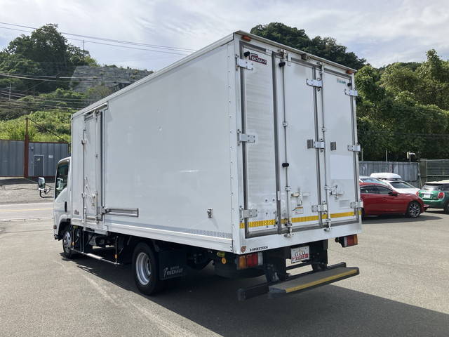 いすゞエルフ冷凍車（冷蔵車）小型（2t・3t）[写真04]