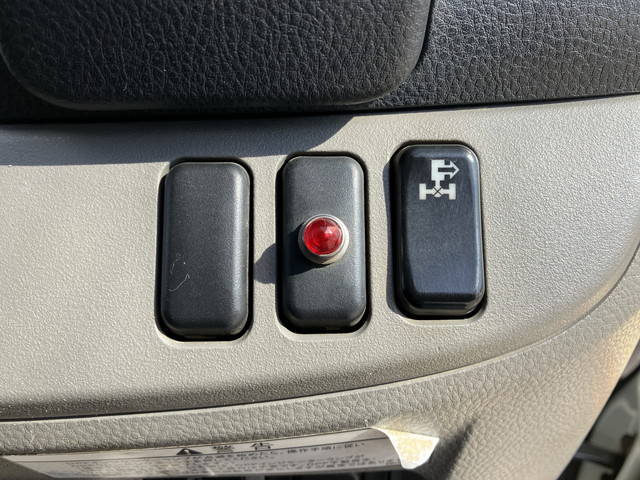 三菱ふそうキャンタークレーン4段小型（2t・3t）[写真39]