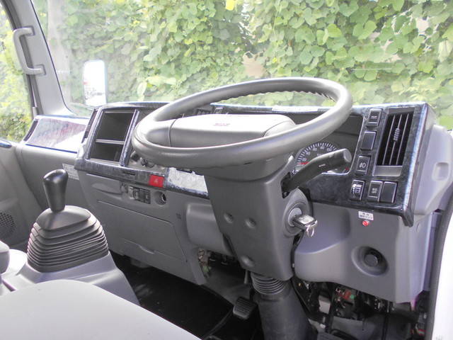 いすゞエルフセーフティローダー小型（2t・3t）[写真18]