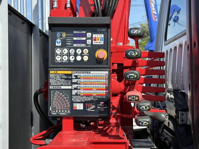 三菱ふそうファイタークレーン5段増トン（6t・8t）[写真19]