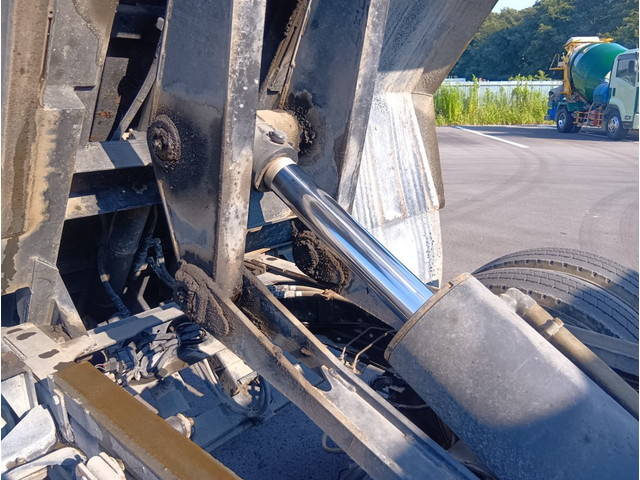 いすゞエルフローダーダンプ小型（2t・3t）[写真09]