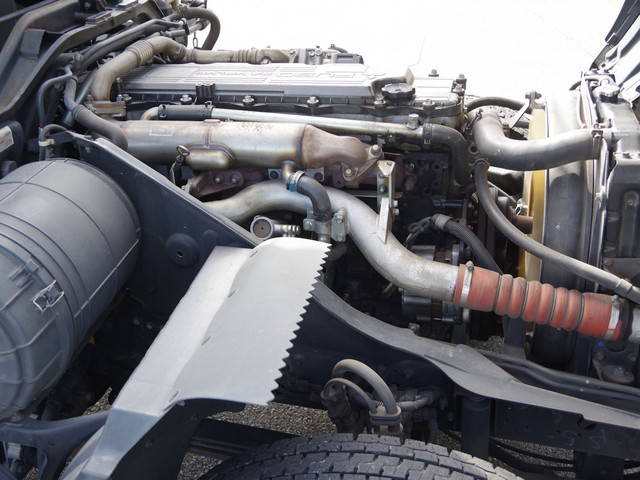 三菱ふそうファイターセーフティクレーン4段増トン（6t・8t）[写真34]