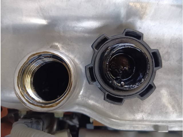 日野レンジャー冷凍車（冷蔵車）中型（4t）[写真13]