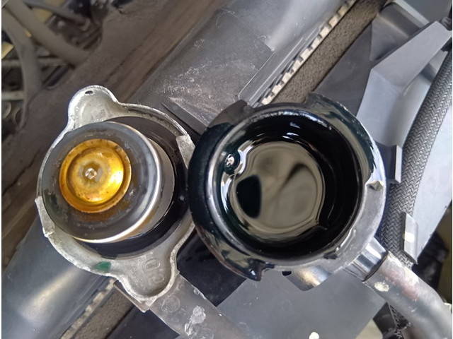 日野レンジャー冷凍車（冷蔵車）中型（4t）[写真14]