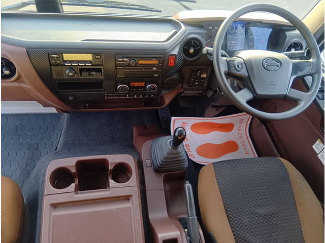 日野レンジャー冷凍車（冷蔵車）中型（4t）[写真24]