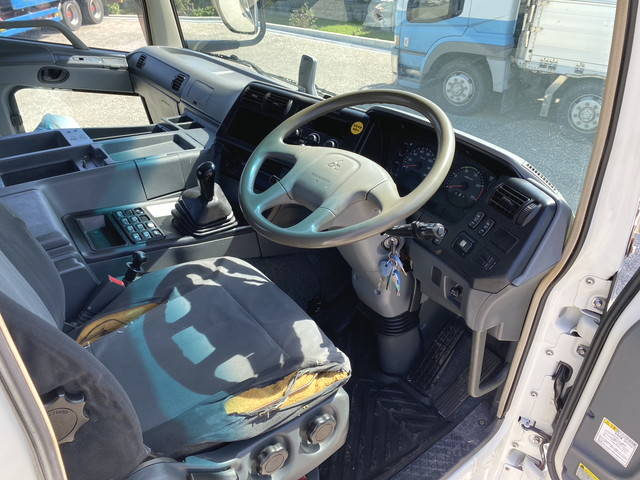 三菱ふそうスーパーグレートトレーラーヘッド（トラクターヘッド）大型（10t）[写真18]