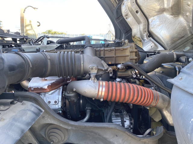 三菱ふそうスーパーグレートトレーラーヘッド（トラクターヘッド）大型（10t）[写真24]