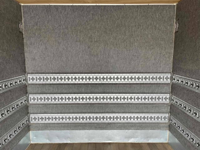 三菱ふそうキャンターアルミバン小型（2t・3t）[写真12]