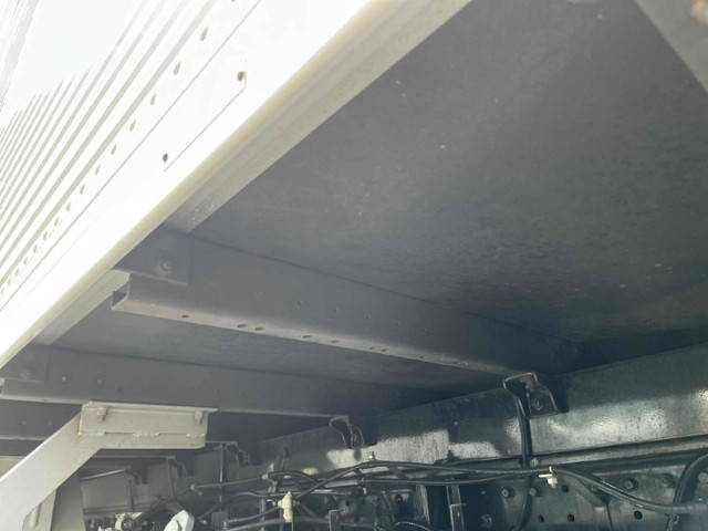 三菱ふそうキャンターアルミバン小型（2t・3t）[写真15]