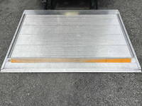 三菱ふそうキャンターアルミバン小型（2t・3t）[写真17]