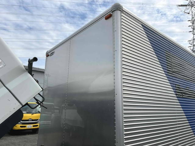 三菱ふそうキャンターアルミバン小型（2t・3t）[写真22]