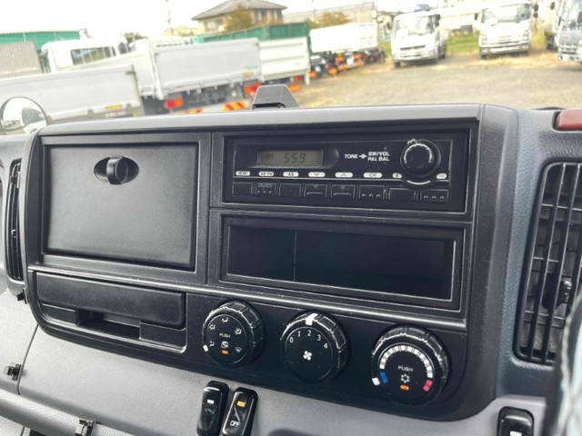 三菱ふそうキャンターアルミバン小型（2t・3t）[写真34]