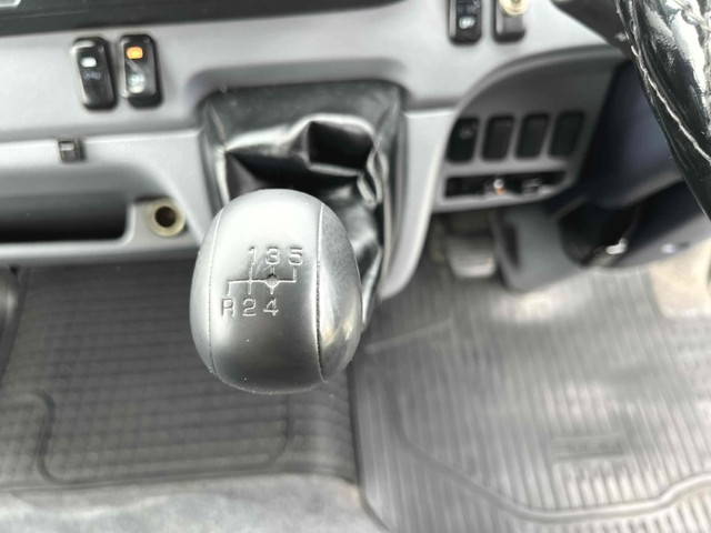 三菱ふそうキャンターアルミバン小型（2t・3t）[写真35]