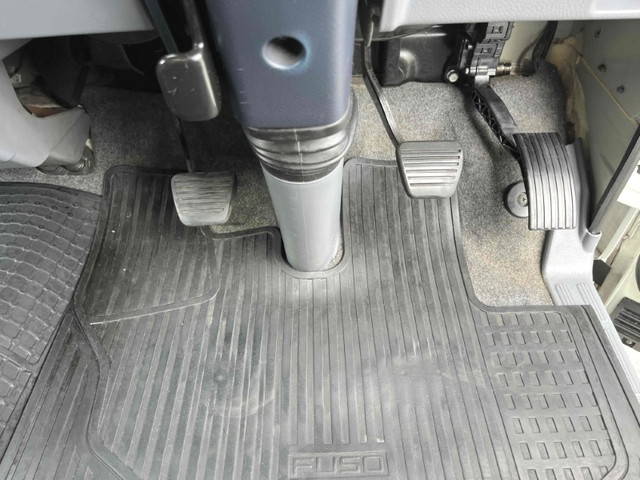 三菱ふそうキャンターアルミバン小型（2t・3t）[写真36]
