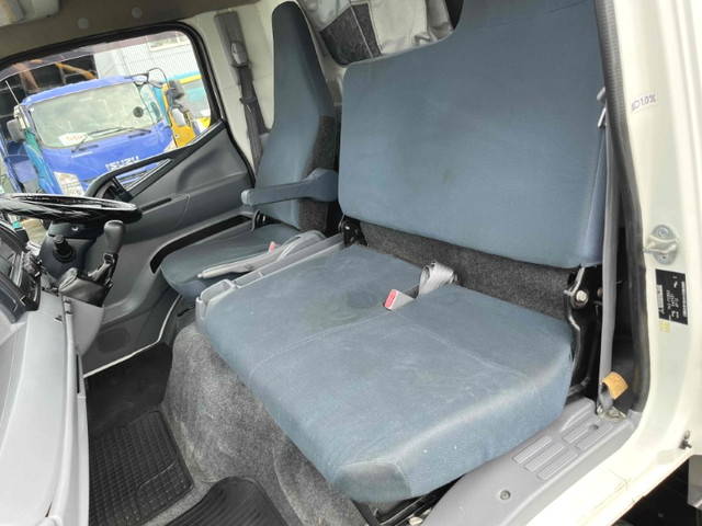 三菱ふそうキャンターアルミバン小型（2t・3t）[写真39]