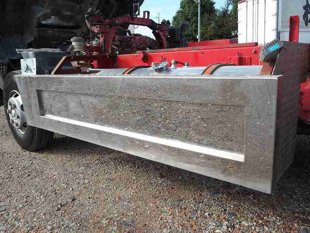 日野レンジャーダンプ中型（4t）[写真24]