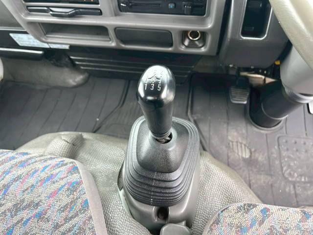 UDトラックスコンドルクレーン4段小型（2t・3t）[写真36]