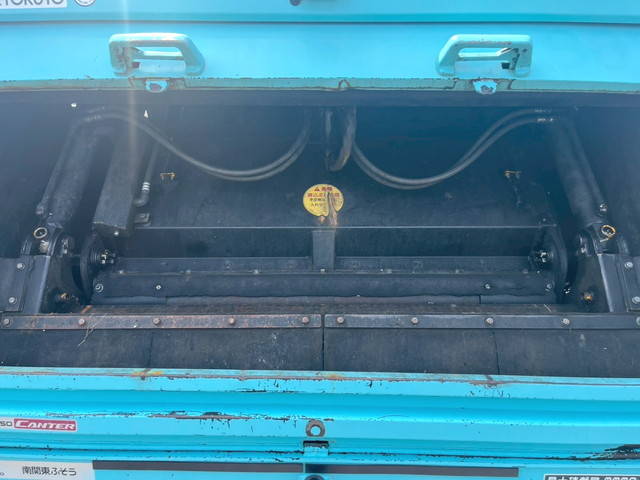 三菱ふそうキャンターパッカー車（塵芥車）小型（2t・3t）[写真14]