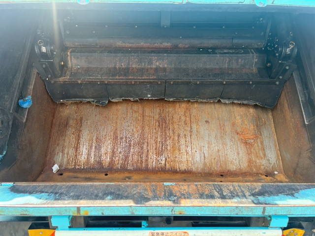 三菱ふそうキャンターパッカー車（塵芥車）小型（2t・3t）[写真15]