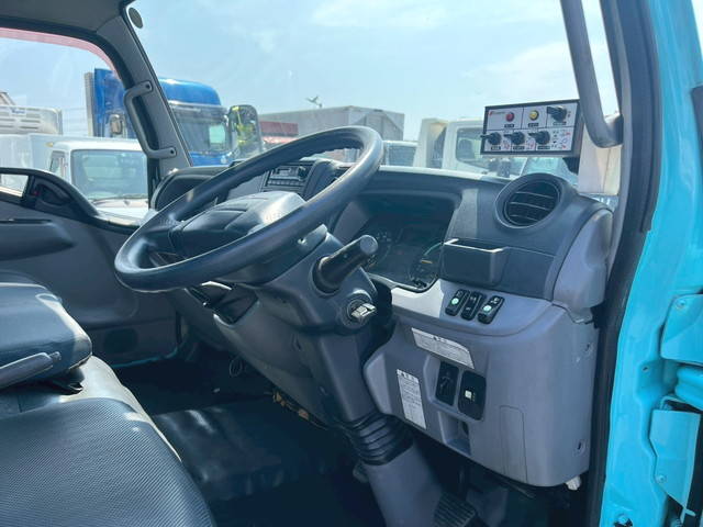 三菱ふそうキャンターパッカー車（塵芥車）小型（2t・3t）[写真30]