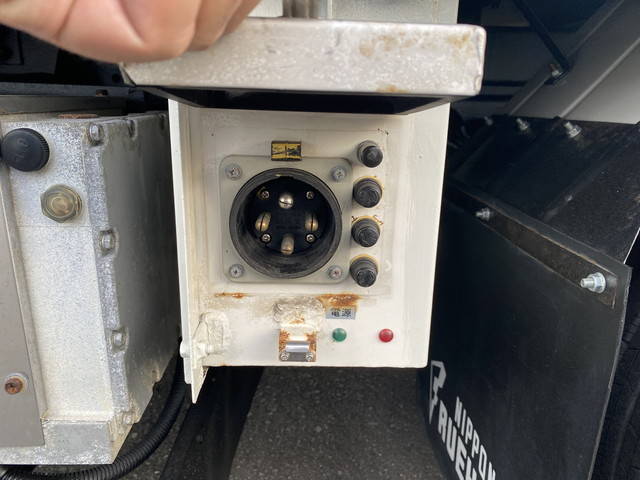 いすゞエルフ冷凍車（冷蔵車）小型（2t・3t）[写真10]