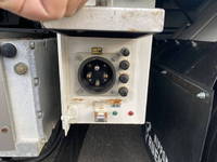 いすゞエルフ冷凍車（冷蔵車）小型（2t・3t）[写真11]