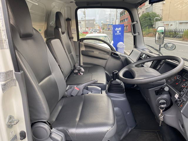 いすゞエルフ冷凍車（冷蔵車）小型（2t・3t）[写真11]