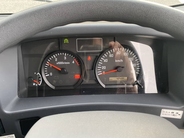 いすゞエルフ冷凍車（冷蔵車）小型（2t・3t）[写真18]