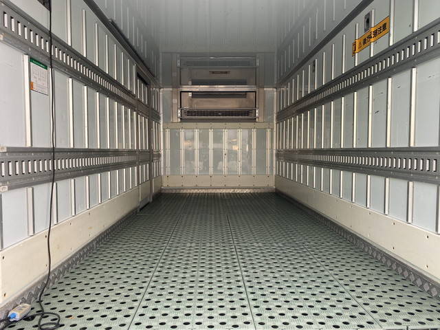 いすゞエルフ冷凍車（冷蔵車）小型（2t・3t）[写真09]