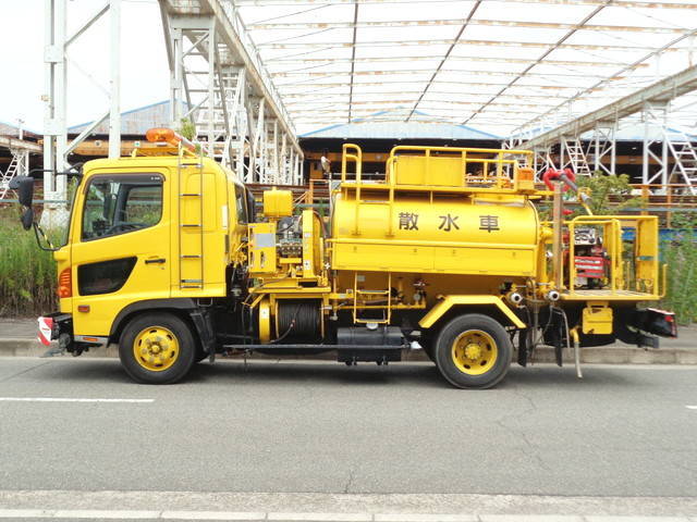 日野レンジャー散水車中型（4t）[写真04]