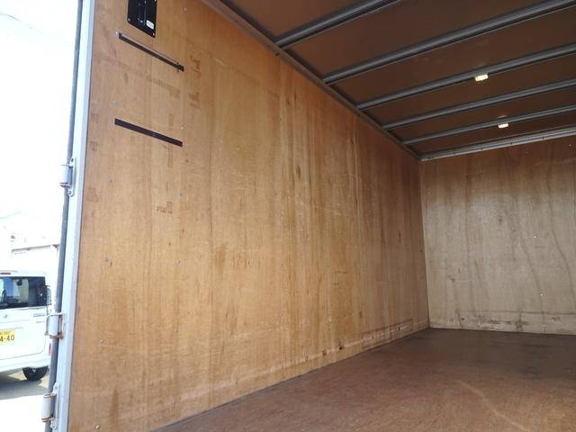 三菱ふそうキャンターアルミバン小型（2t・3t）[写真10]