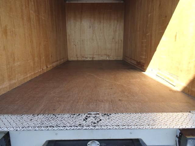 三菱ふそうキャンターアルミバン小型（2t・3t）[写真12]