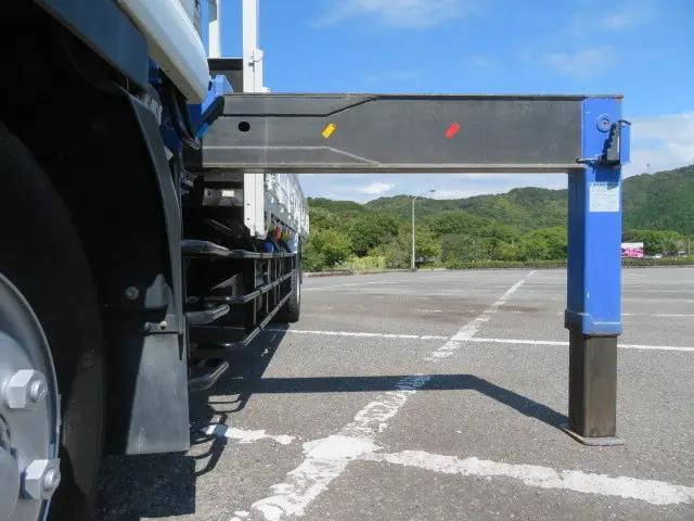 いすゞフォワードクレーン4段増トン（6t・8t）[写真28]