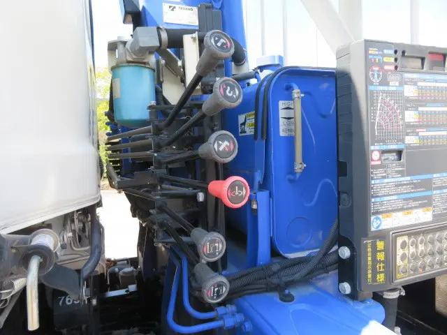 いすゞフォワードクレーン4段増トン（6t・8t）[写真29]