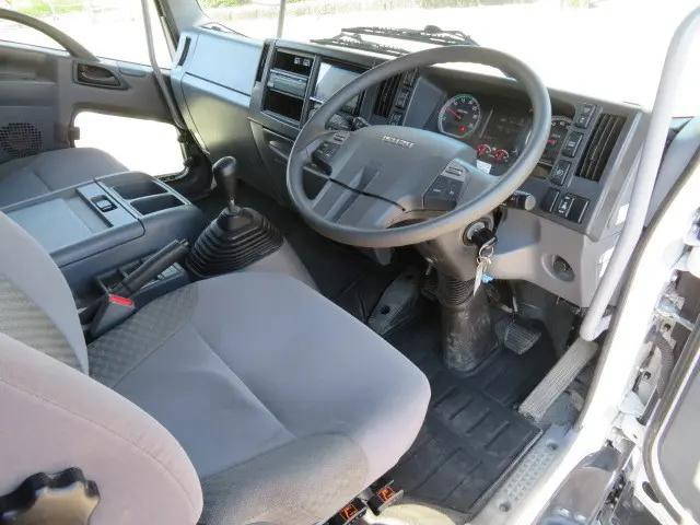 いすゞフォワードクレーン4段増トン（6t・8t）[写真08]