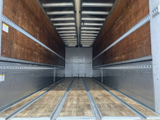 三菱ふそうスーパーグレートアルミウイング大型（10t）[写真12]